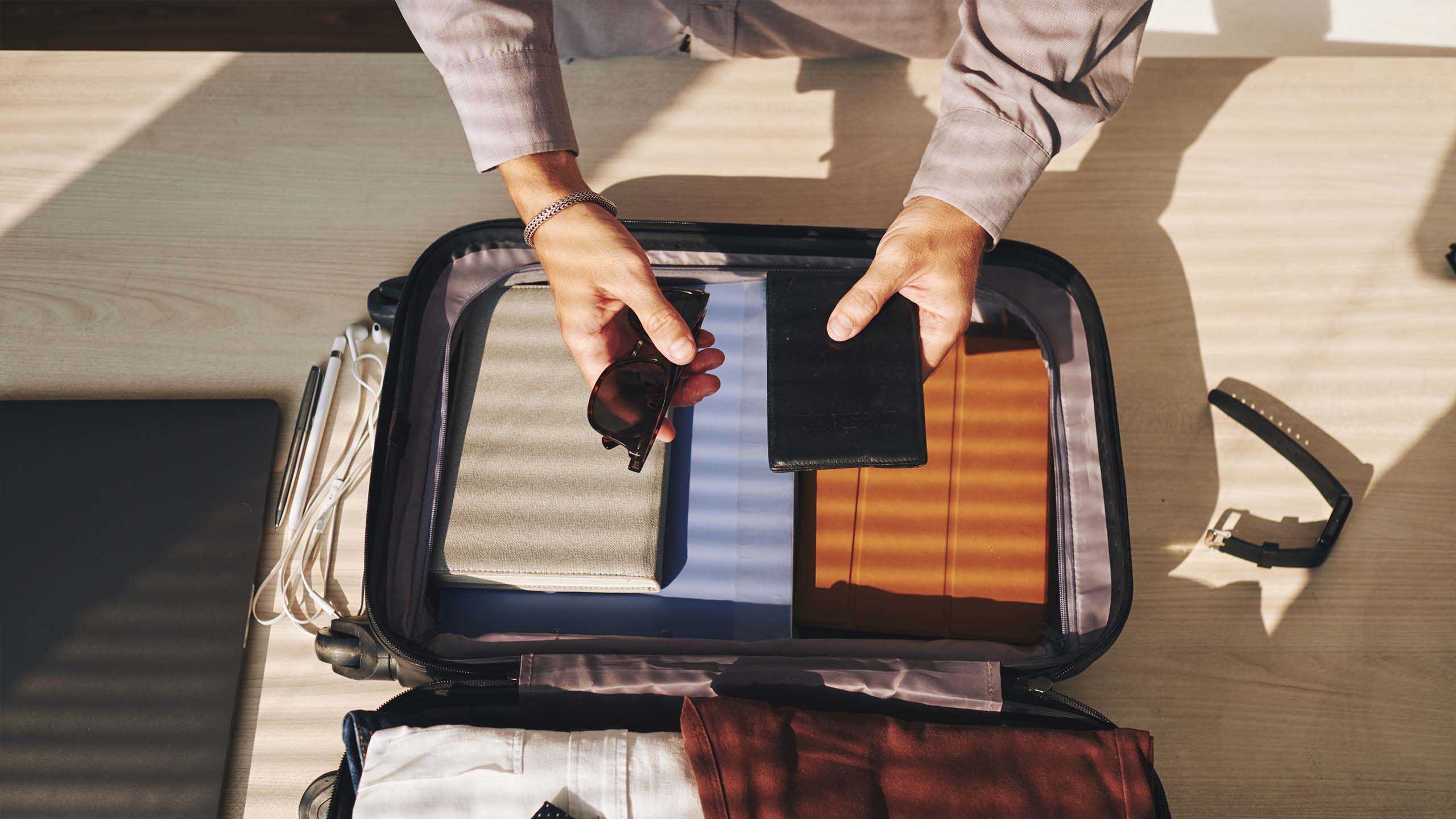 How to Select a Bag for Traveling Travelular